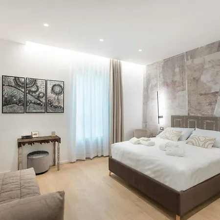 Ariosto's Luxury Rome