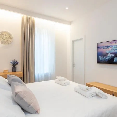 Ariosto's Luxury