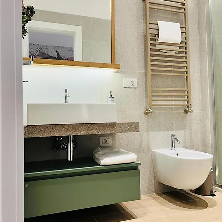 Ariosto's Luxury